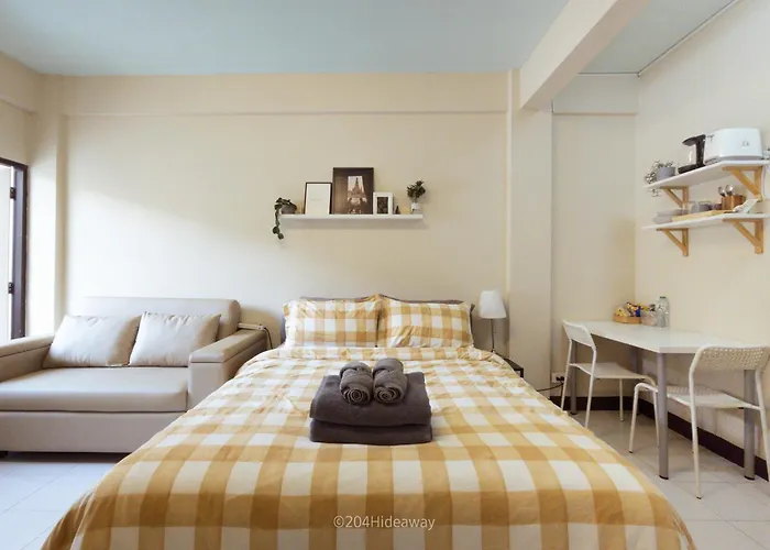 Apartment 204hideaway-local With Street Food Only 15 Min Walk To Skytrain Bangkok