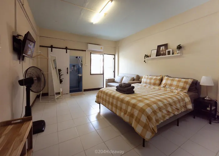 Apartment 204hideaway-local With Street Food Only 15 Min Walk To Skytrain Bangkok